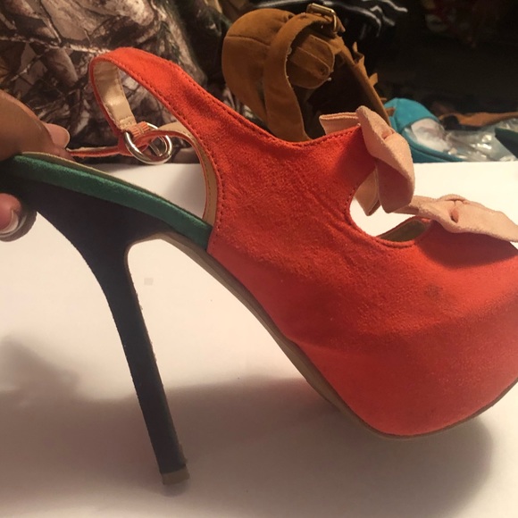 heels - Picture 2 of 5